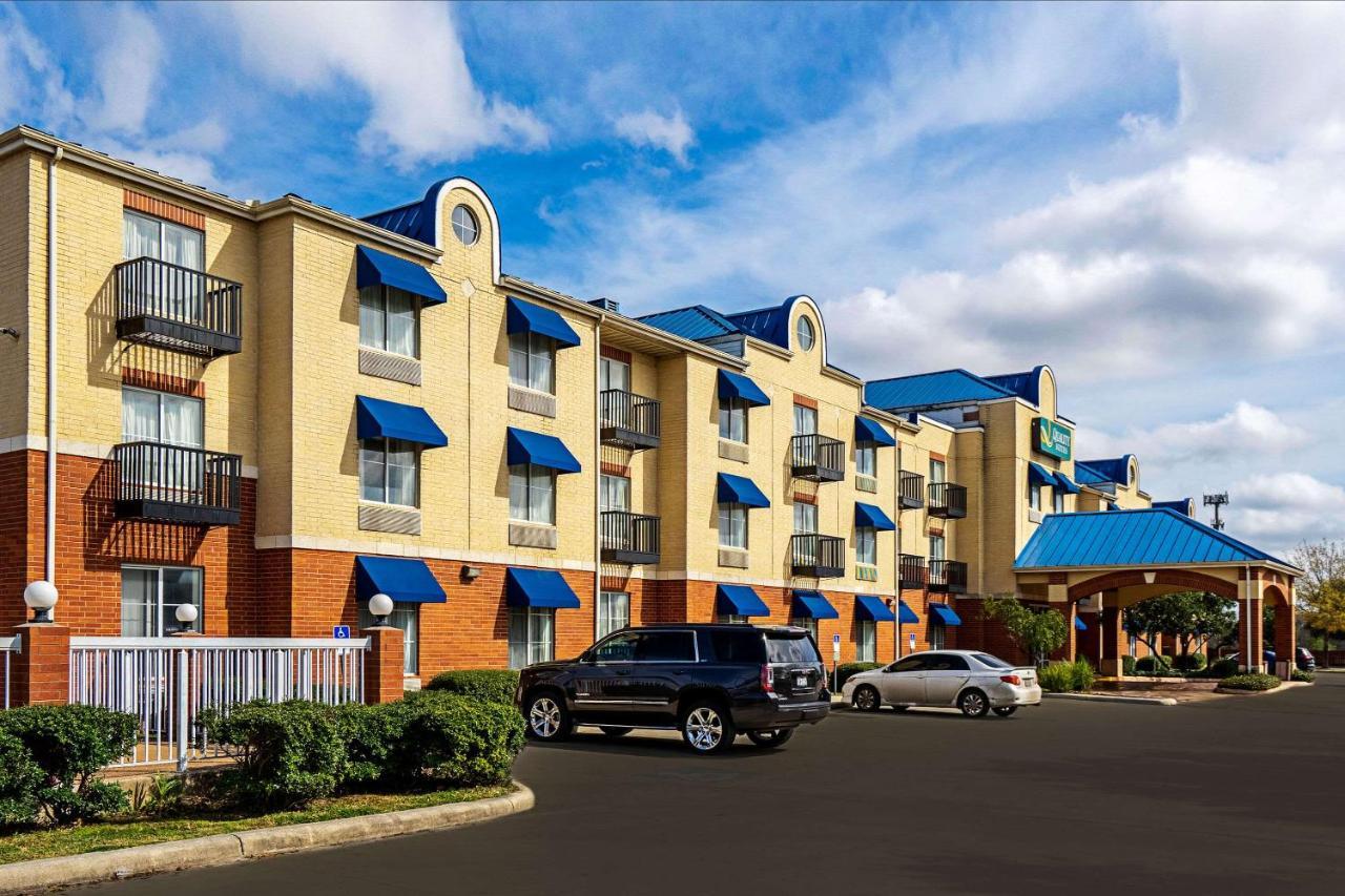 Quality Suites San Antonio Northeast Zewnętrze zdjęcie